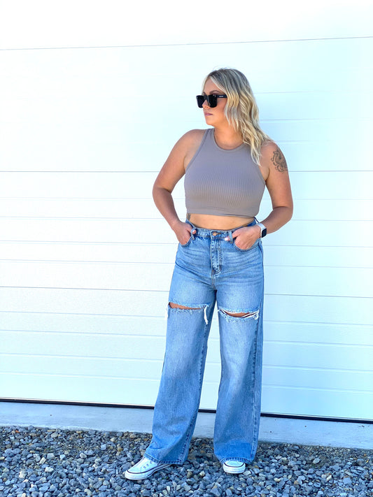 HIGH WAISTED MOM JEANS