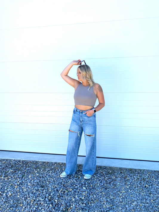 HIGH WAISTED MOM JEANS